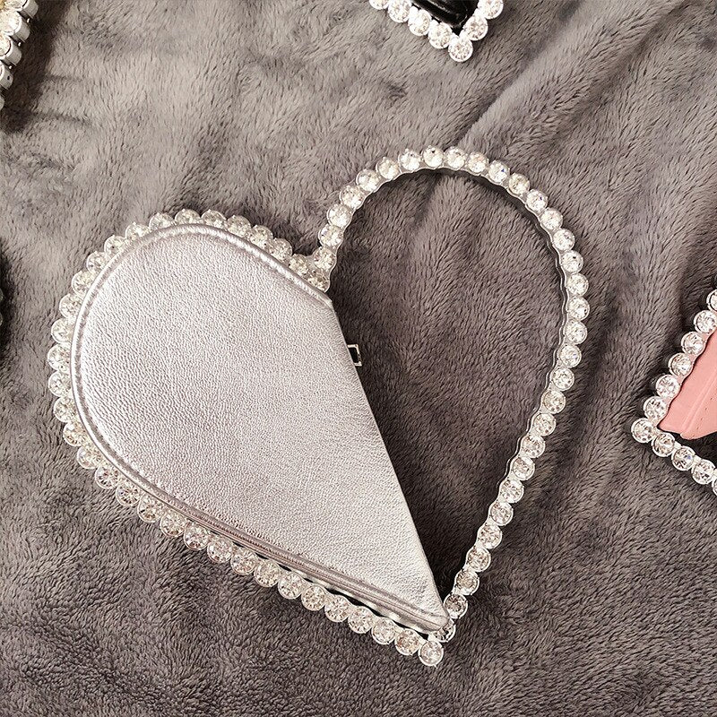 Handbags For Women 2022 Designer Luxury Heart Shaped Evening Diamond Clutch Bags for Women Metal Handle Banquet Hand Bag