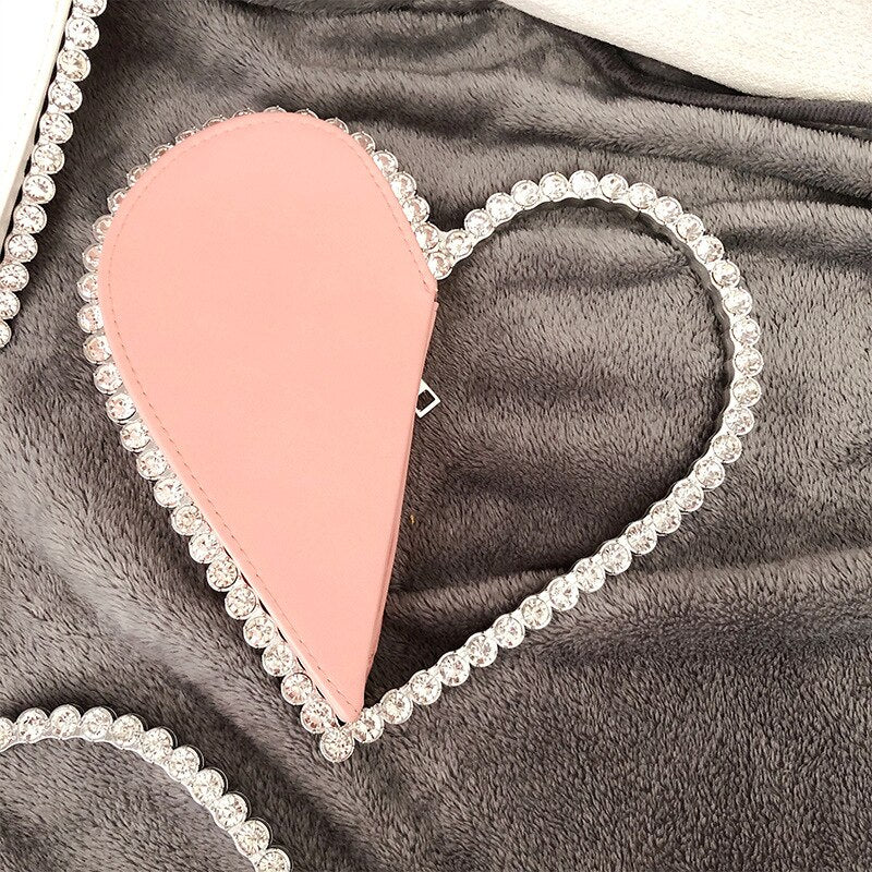 Handbags For Women 2022 Designer Luxury Heart Shaped Evening Diamond Clutch Bags for Women Metal Handle Banquet Hand Bag