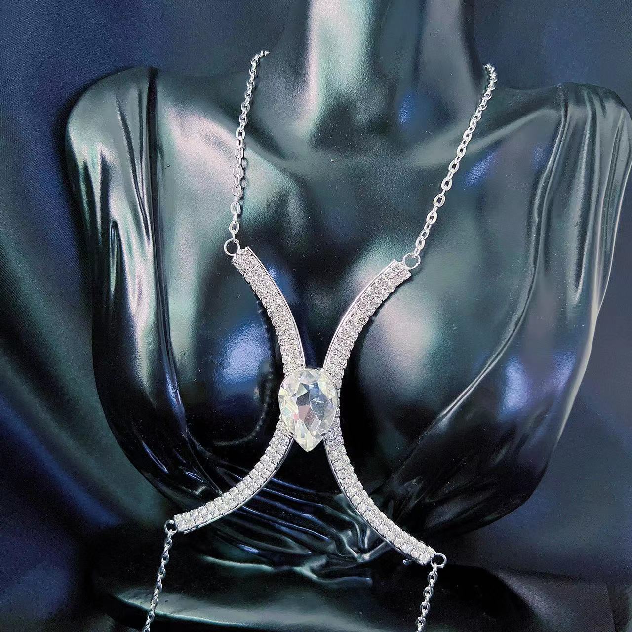Rhinestone sexy round color crystal breast beauty chain necklace women's nightclub luxury crystal breast chain jewelry accessori