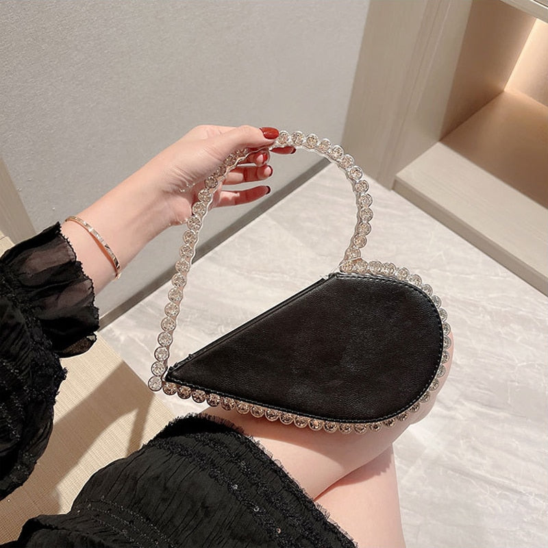 Handbags For Women 2022 Designer Luxury Heart Shaped Evening Diamond Clutch Bags for Women Metal Handle Banquet Hand Bag