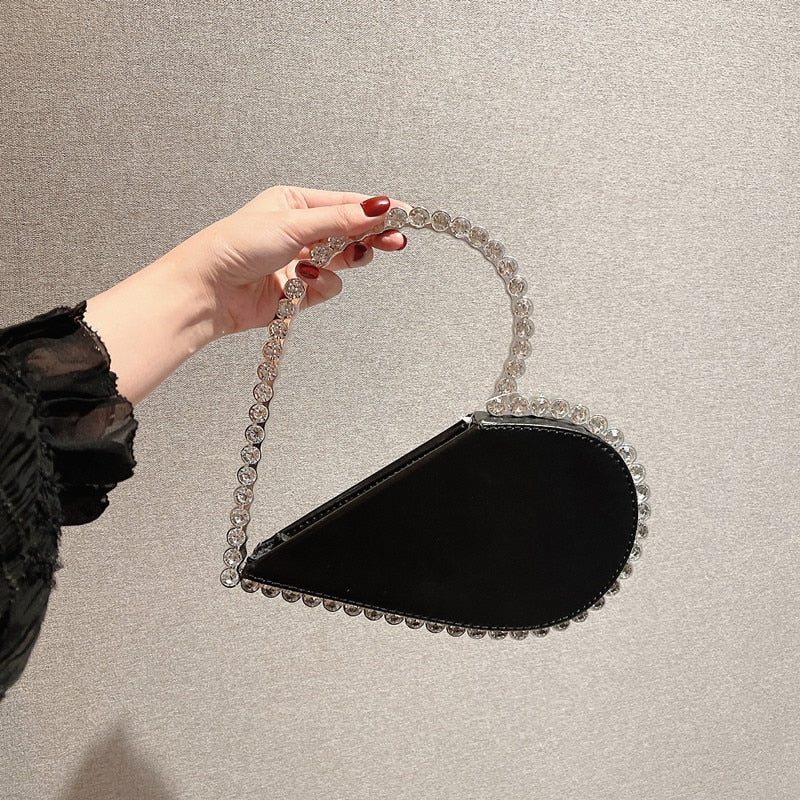 Handbags For Women 2022 Designer Luxury Heart Shaped Evening Diamond Clutch Bags for Women Metal Handle Banquet Hand Bag