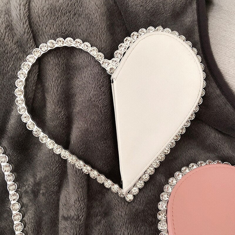 Handbags For Women 2022 Designer Luxury Heart Shaped Evening Diamond Clutch Bags for Women Metal Handle Banquet Hand Bag
